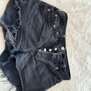 Women’s levi’s shorts size 25